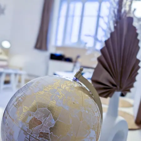 Large Practical With Parking In Front Of The Entrance Apartamento