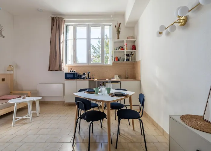 Apartamento Large Practical With Parking In Front Of The Entrance