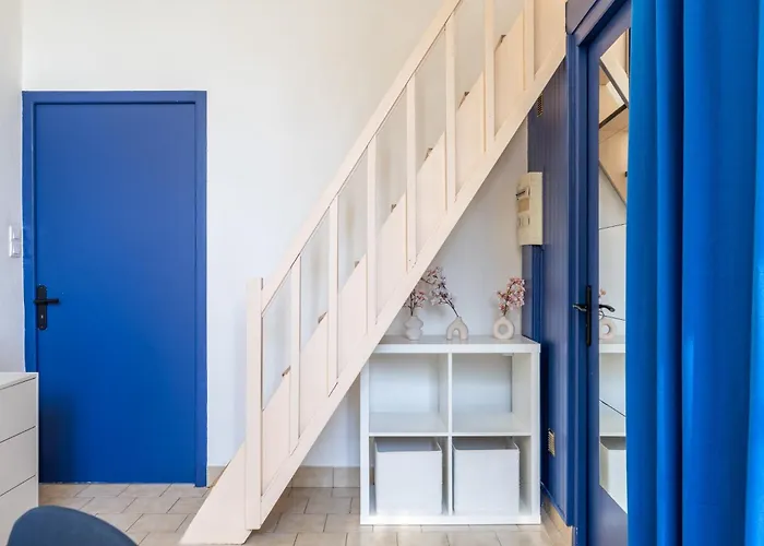 Large Practical With Parking In Front Of The Entrance Apartamento Tours