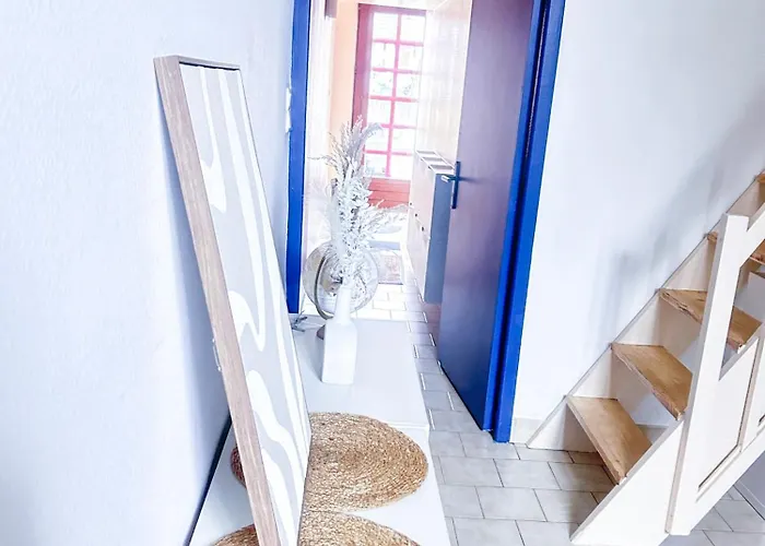 Large Practical With Parking In Front Of The Entrance