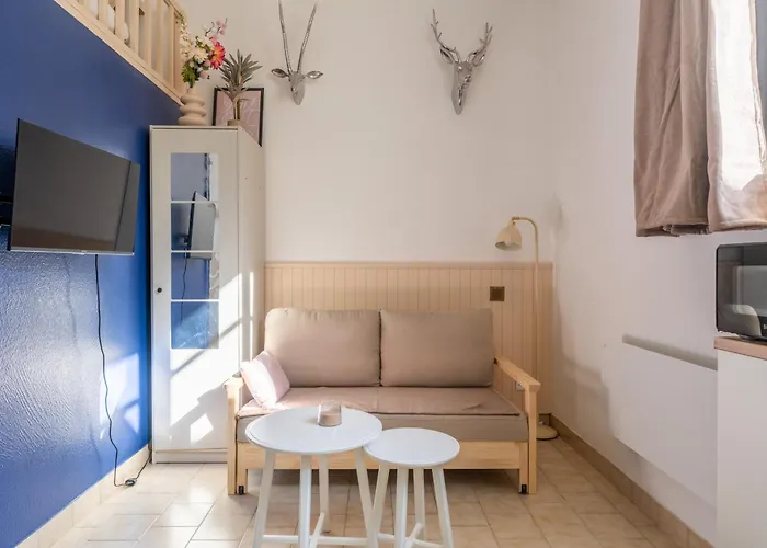 Large Practical With Parking In Front Of The Entrance