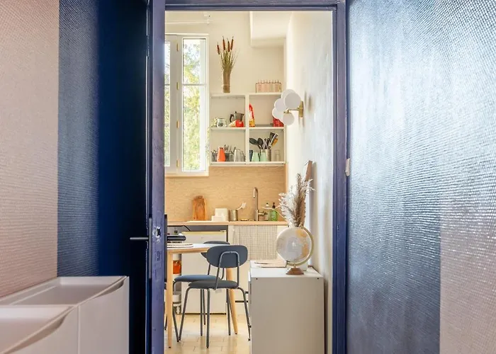 Large Practical With Parking In Front Of The Entrance Apartamento